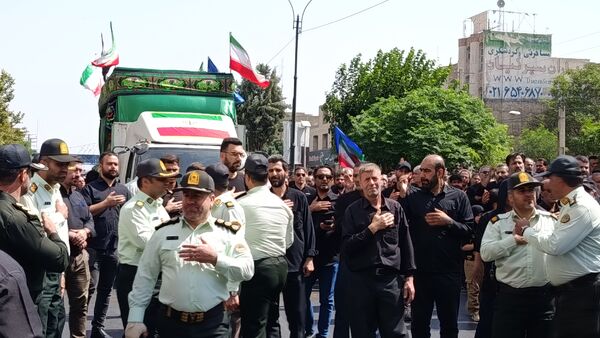 تشییع پیکر دو تن از شهدای جنگ تحمیلی رژیم صهیونیستی همزمان با مراسم تاسوعای حسینی ، در شهرستان ملارد