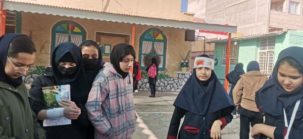 بیست و هفتمین مانور زلزله سراسری در دبیرستان یغمای نیشابوری(وکیلی۳)