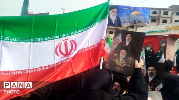 خروش مردمان مشهدی در راهپیمایی حماسی روز قدس 
