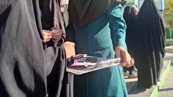 جشن روز پرستار و ولادت حضرت زینب(س) در دبستان نیایش 2