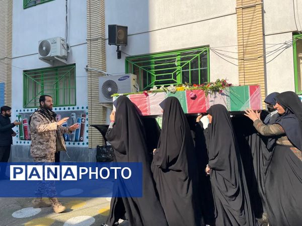 استقبال از شهید خوشنام در دبیرستان شاهد ساری 