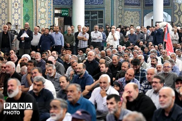 مراسم یادبود شهدای خانواده رهبر شهید در حرم حضرت عبدالعظیم حسنی علیه السلام 