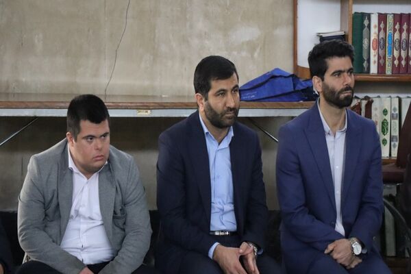 نماز جمعه این هفته شهرستان پاکدشت شاهد حضور پر رنگ فرهنگیان بود
