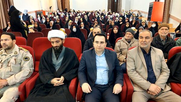 برگزاری مراسم یادواره شهدا در شهر راز
