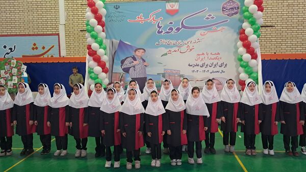 برگزاری مراسم جشن شکوفه‌ها در زنجان