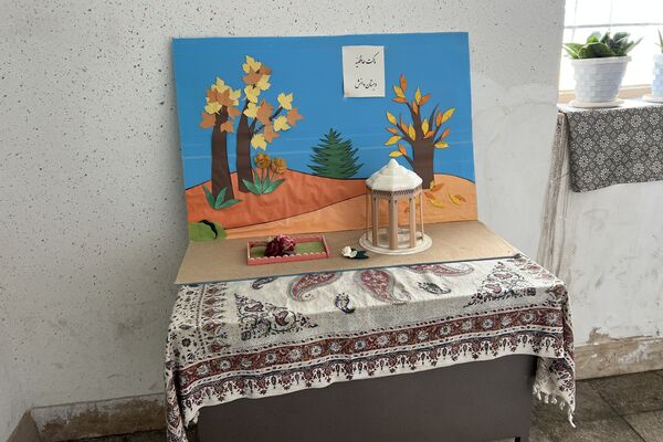 نمایشگاه دانش‌آموزان دبستان دانش آباده به‌مناسبت هفته ماها