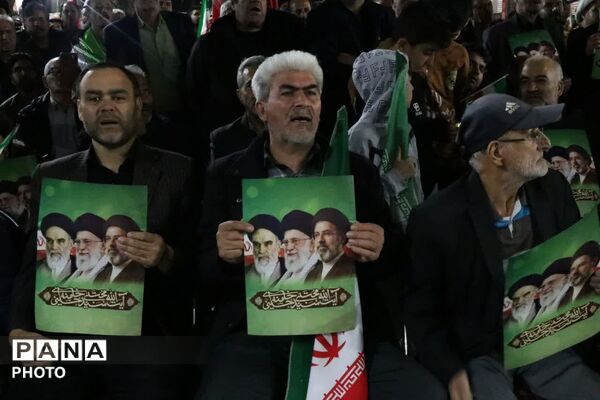 مراسم یادبود چهل و یکمین روز از شهادت رهبر سرافراز ایرانِ اسلامی در خرمدشت