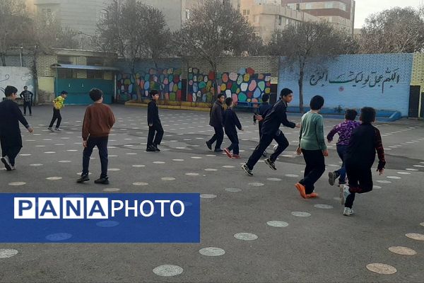 حضور پرشور دانش آموزان ناحیه دو شهرری در برنامه‌های متنوع دهه فجر و جشن انقلاب