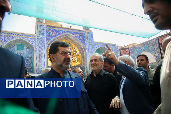 تشرف رئیس جمهور به زیارت حرم حضرت معصومه(س)