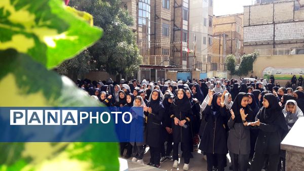 آیین بازگشایی مدارس و نواختن زنگ مهر ایثار وشهادت در دبیرستان میرزا جعفر سروقد