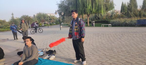 زیارت عاشورا و غبار روبی مزار شهدای گمنام نیشابور