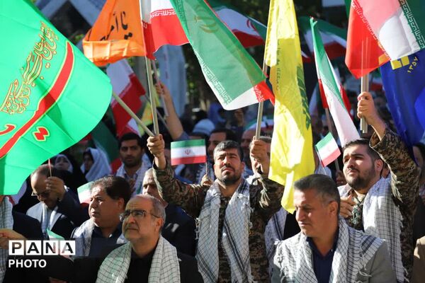 مراسم صبحگاه مشترک بسیج فرهنگیان تهران بزرگ در اداره کل آموزش و پرورش