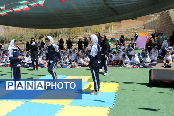 المپیاد ورزشی در دبستان غیرانتفاعی امام صادق(ع) شهرکرد