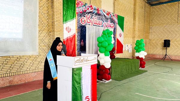 جشن ستارگان سندرک با تجلیل از دانش‌آموزان برتر دبیرستان‌های امیرکبیر و کوثر