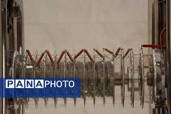 اهدا دستگاه شتابگر الکترونی به دانشگاه یزد