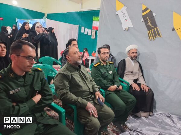  رنگین‌کمانِ ذهن در میدانِ مشقِ مبارزه شهر لالجین 