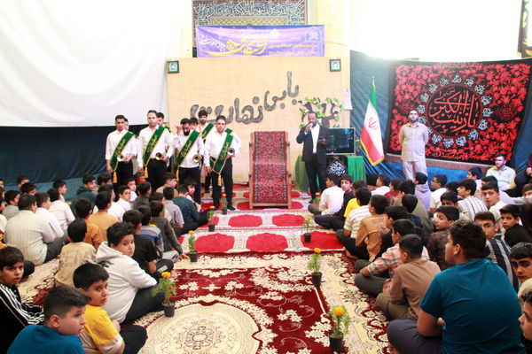 حضور خادمان رضوی در اعتکاف دانش‌آموزی فهرج