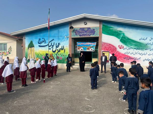 بازدید مسئولان سازمان دانش‌آموزی مازندران از مدرسه تمام‌تشکیلاتی مرحوم یوسف بزرگی قائمشهر