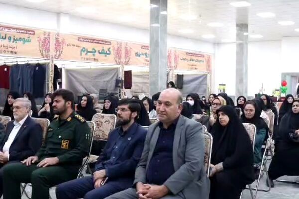 جشنواره تن پوش نور در باقرشهر 