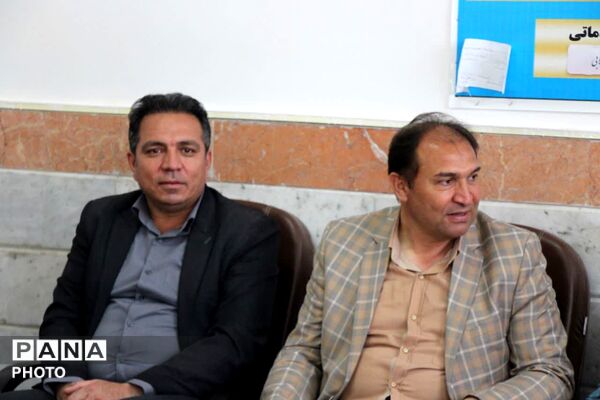 اجرای طرح خاطره سازان با حضور مدیر آموزش وپرورش شهرستان در آموزشگاه موسی صدر آشخانه
