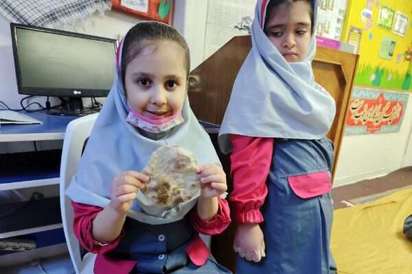 تجربه‌ای خوش‌مزه برای یادگیری الفبا در دبستان سارا شهرستان ملارد