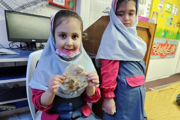 تجربه‌ای خوش‌مزه برای یادگیری الفبا در دبستان سارا شهرستان ملارد