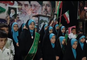 شبِ پروانه و شمع؛ طنینِ دوباره‌ی نامِ شهدا در جوارِ فاضلِ گروسی