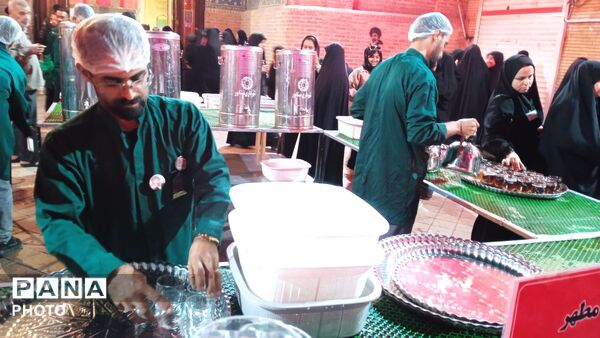 از جود چای در سوگ رهبر؛خدمت در حسینیه امام خمینی (ره)