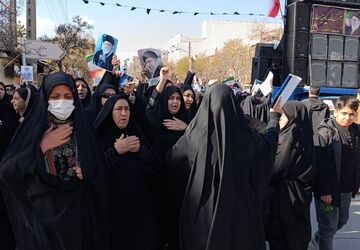 گر پدر رفت تفنگ پدری هست هنوز 