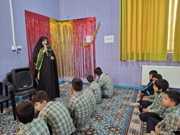 دانش‌آموزان دبستان شهید نعمت‌اللهی مهمان سفره رضوی شدند