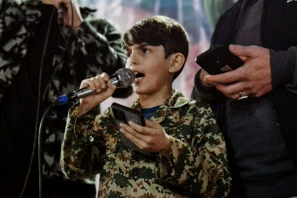 بهار وفاداری به وطن در گلوگاه