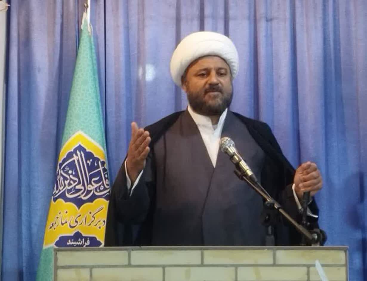 معنویت، بصیرت و انسجام ملی رمز عبور جامعه اسلامی از فتنه‌هاست