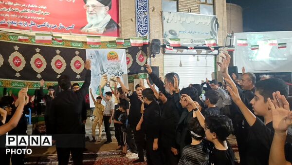 نوای «احلی من العسل» مقابل مسجد جامع حاجی‌آباد