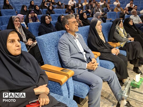 مدارس کانون پویندگی در عرصه تعلیم و تربیت هستند