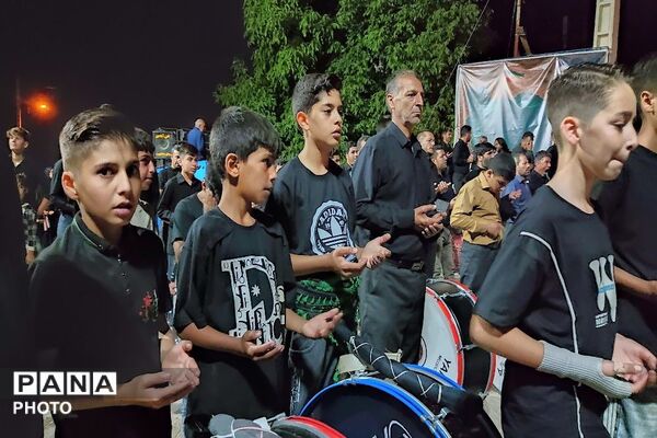 هیئت زنجیر زنی ابا عبدالحسین،  شب تاسوعا در شهر بار نیشابور 