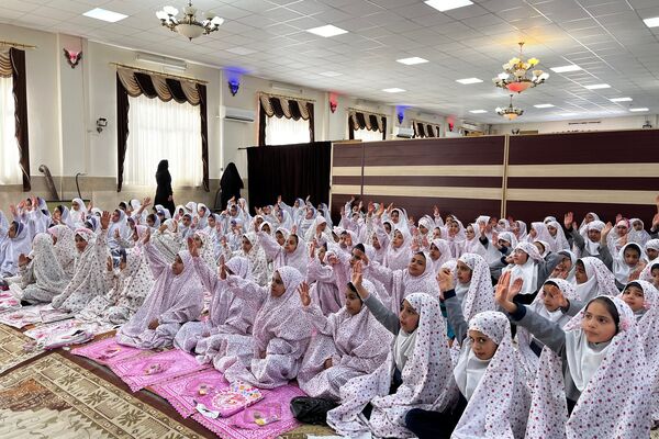 جشن‌نیمه متمرکز بهار بندگی و عبادت برای ۴۵۰ دانش‌آموز آباده‌ای