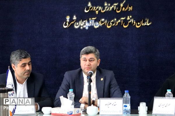 نخستین جلسه هماهنگی نمایندگان دوره دوازدهم و سیزدهم مجلس دانش‌آموزی و اعضای شورای دانش‌آموزی استان آذربایجان شرقی 