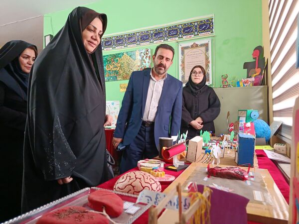 رونمایی از سه اثر به قلم سه دبیر دماوند