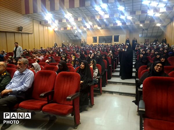 همایش تبیین نقش رسانه در جنگ تحمیلی