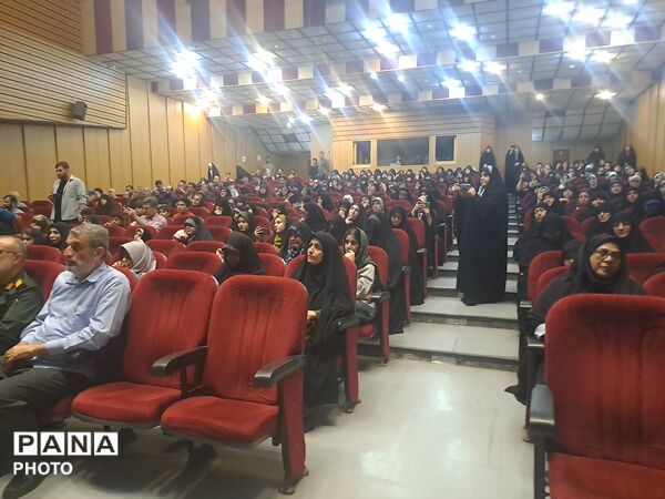 همایش تبیین نقش رسانه در جنگ تحمیلی