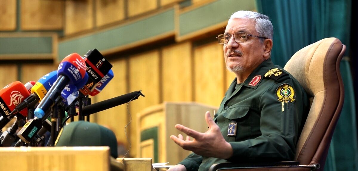 سخنگوی وزارت دفاع: شهدا از ما انتظار مجاهدت و تلاش دارند