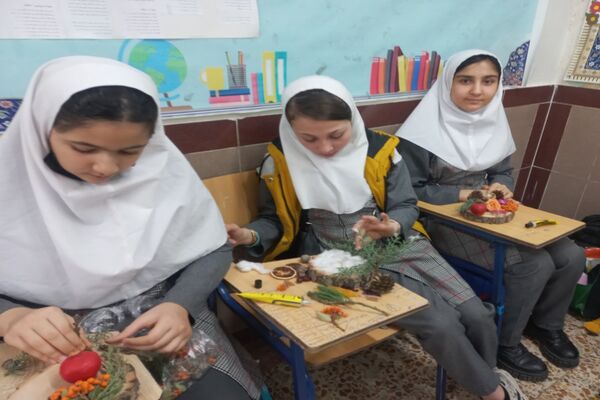 هنر کار با چوب توسط دانش‌آموزان مدرسه فردوسی اردبیل 
