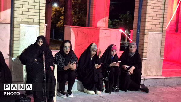 شب‌های نورانی گلزار شهدا در تجمعات مردمی در فارسان
