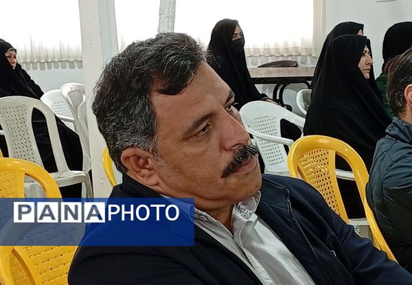 جلسه هدایت تحصیلی پایه نهمی دبیرستان میثاق ویژه والدین 