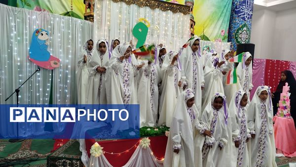 برگزاری جشن تکلیف دو هزار دانش‌آموز دختر سوم ابتدایی در میناب