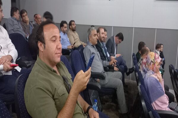 آیین تجلیل از خبرنگاران و فعالان عرصه رسانه در سینما هنر یاسوج