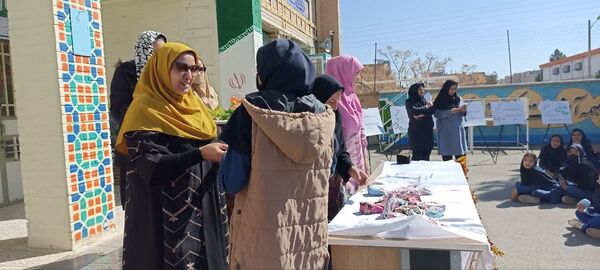 تقدیر از دانش‌آموزان برتر علمی در بیرجند
