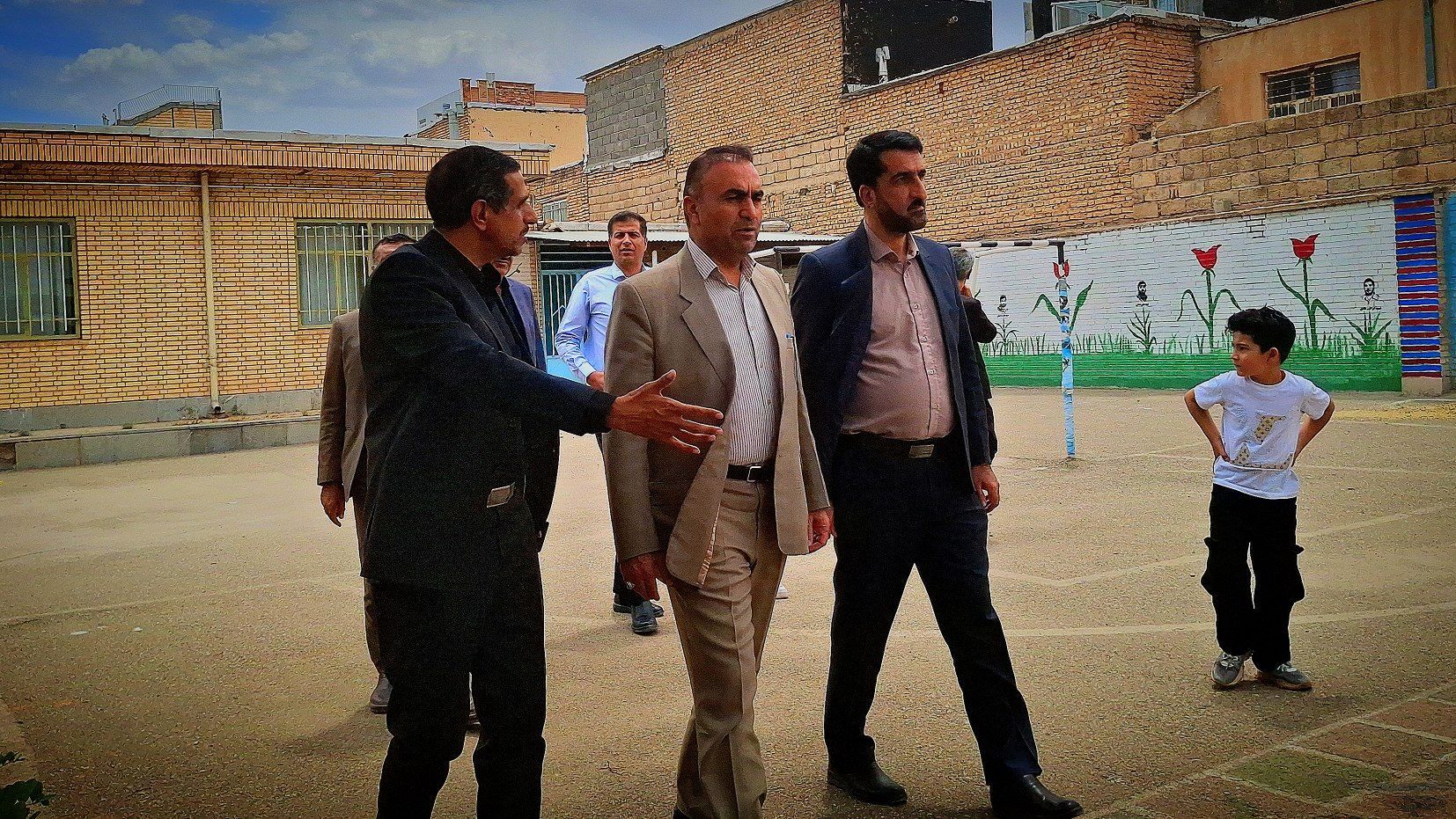 بازدید مدیرکل آموزش و پرورش استان چهارمحال وبختیاری در آموزشگاه استثنائی امید شهرستان بروجن 