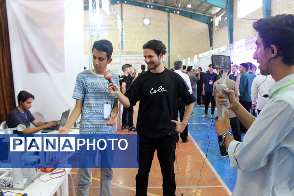 چهارمین جشنواره خلاقیت و دست‌سازه هنرستان قدس قم