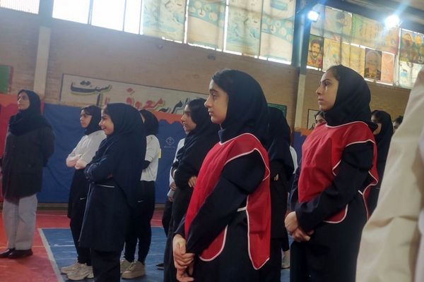 مسابقات ورزشی بین مدرسه‌ای در رباط‌کریم